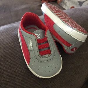 Infant puma sneakers